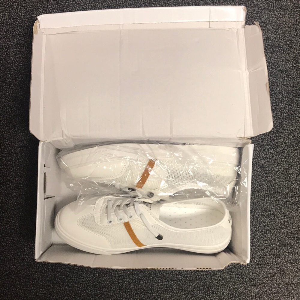 Mesh Lace up front low top sneakers
